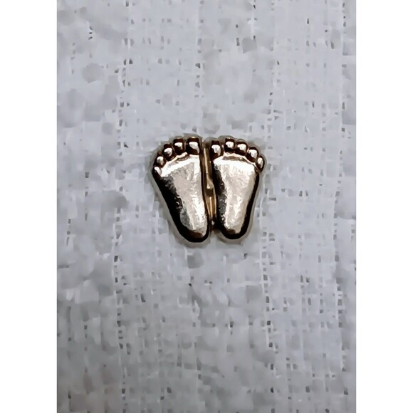 Precious Feet Silver Tone Signed V Evers 1979 Pro Life Hat Lapel Pin Tie Tack - Picture 1 of 9